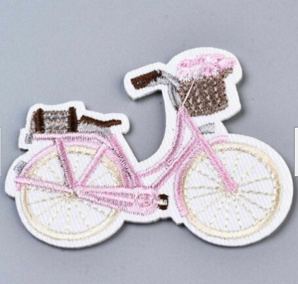 의류를 위한 후원하는 면 능직물 위의 핑크색 자전거 엠브로이드된 패치 철